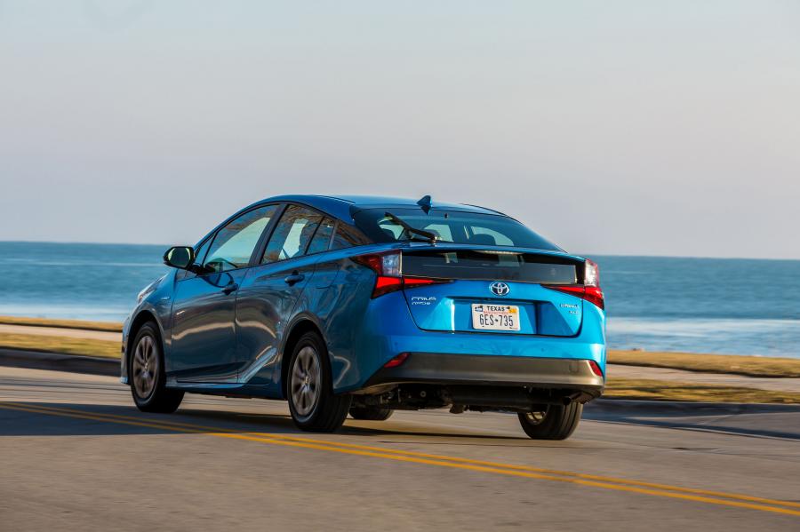  Toyota Prius XLE AWD-e 2019 года  (NA) (фото 19 из 40)